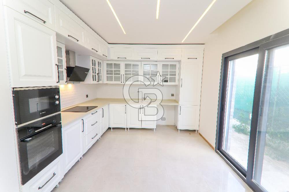 Çeşme Ilıca'da Satılık 4 + 1 Dubleks Villa