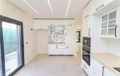 Çeşme Ilıca'da Satılık 4 + 1 Dubleks Villa