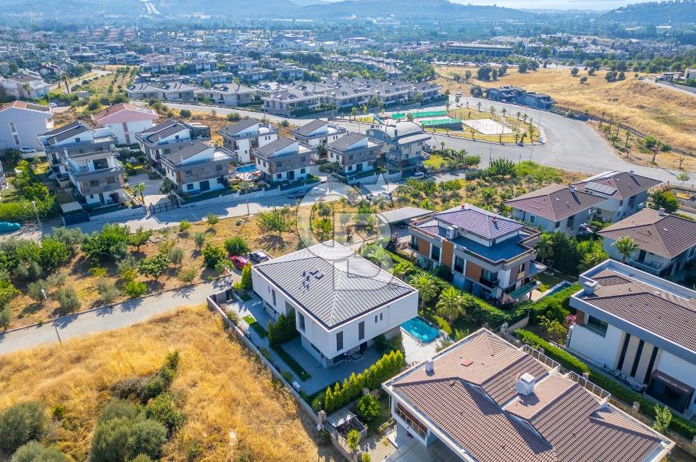 Güzelbahçe Kahramandere'de Satılık Sıfır Lüks Villa