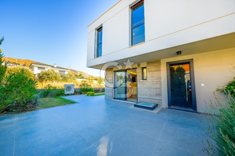 Güzelbahçe Kahramandere'de Satılık Sıfır Lüks Villa
