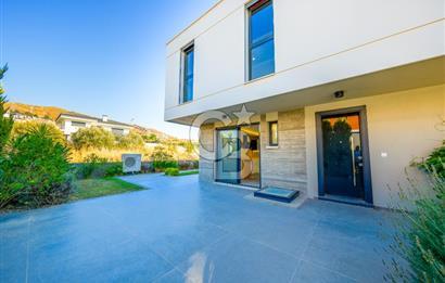 Güzelbahçe Kahramandere'de Satılık Sıfır Lüks Villa
