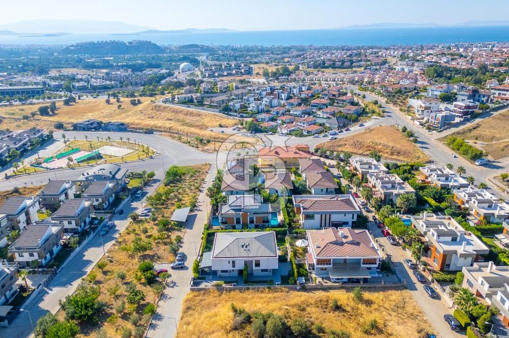 Güzelbahçe Kahramandere'de Satılık Sıfır Lüks Villa