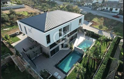 Güzelbahçe Kahramandere'de Satılık Sıfır Lüks Villa