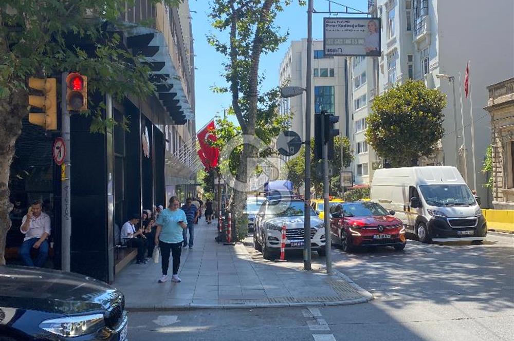 Nişantaşı'na Komşu, Prestijli Konumda Satılık Ofis