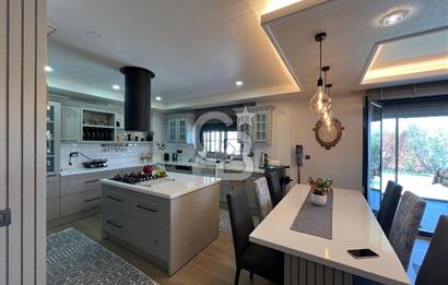 Kemalpaşa Ulucak’ta 380m2 Havuzlu 6+1 Satılık Müstakil Vill