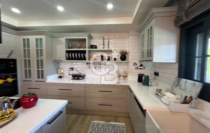 Kemalpaşa Ulucak’ta 380m2 Havuzlu 6+1 Satılık Müstakil Vill