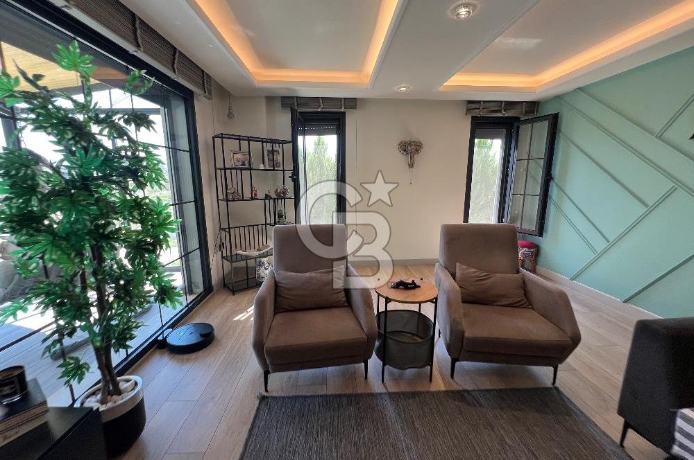 Kemalpaşa Ulucak’ta 380m2 Havuzlu 6+1 Satılık Müstakil Vill