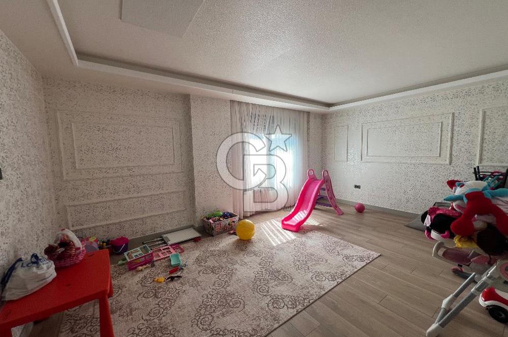 Kemalpaşa Ulucak’ta 380m2 Havuzlu 6+1 Satılık Müstakil Vill