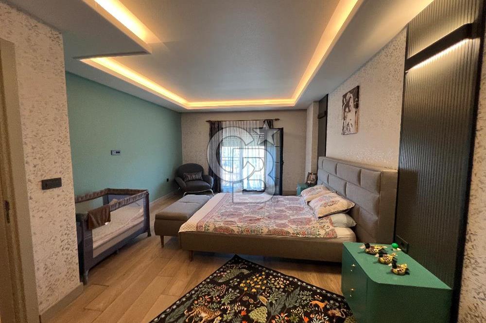Kemalpaşa Ulucak’ta 380m2 Havuzlu 6+1 Satılık Müstakil Vill