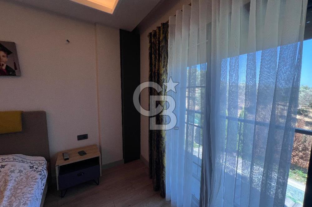 Kemalpaşa Ulucak’ta 380m2 Havuzlu 6+1 Satılık Müstakil Vill