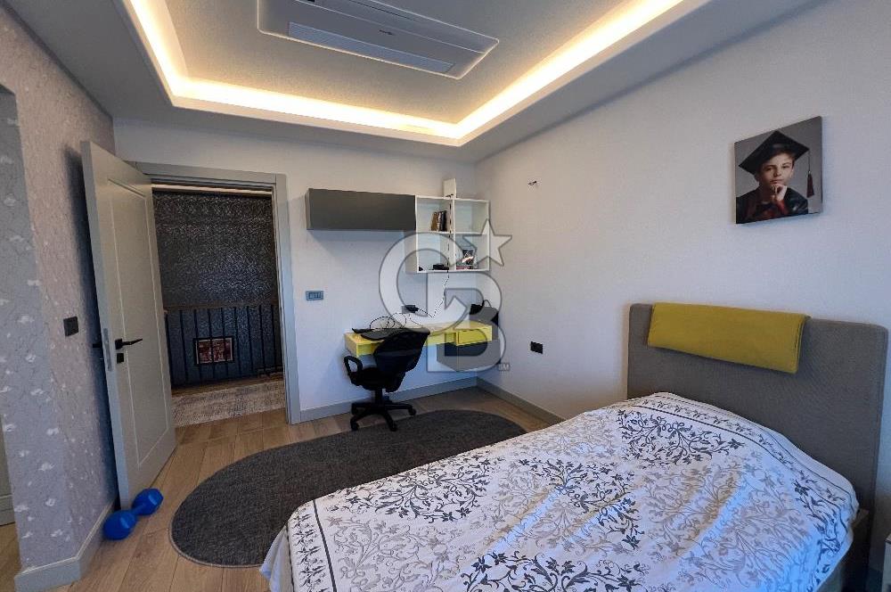 Kemalpaşa Ulucak’ta 380m2 Havuzlu 6+1 Satılık Müstakil Vill