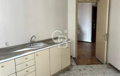 Nişantaşı'na Komşu, Prestijli Konumda Satılık Ofis