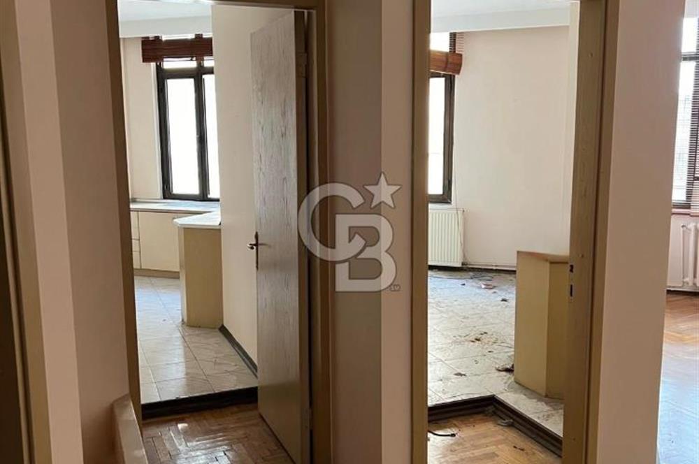 Nişantaşı'na Komşu, Prestijli Konumda Satılık Ofis