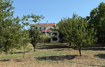 Urla’da Satılık Müstakil Havuzlu Malikane