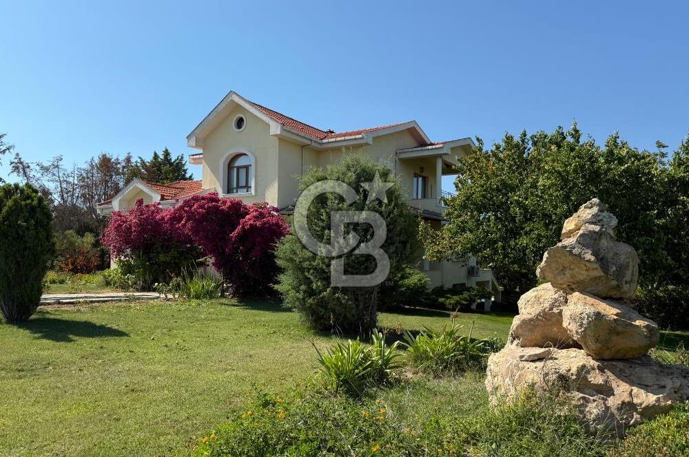 Urla’da Satılık Müstakil Havuzlu Malikane