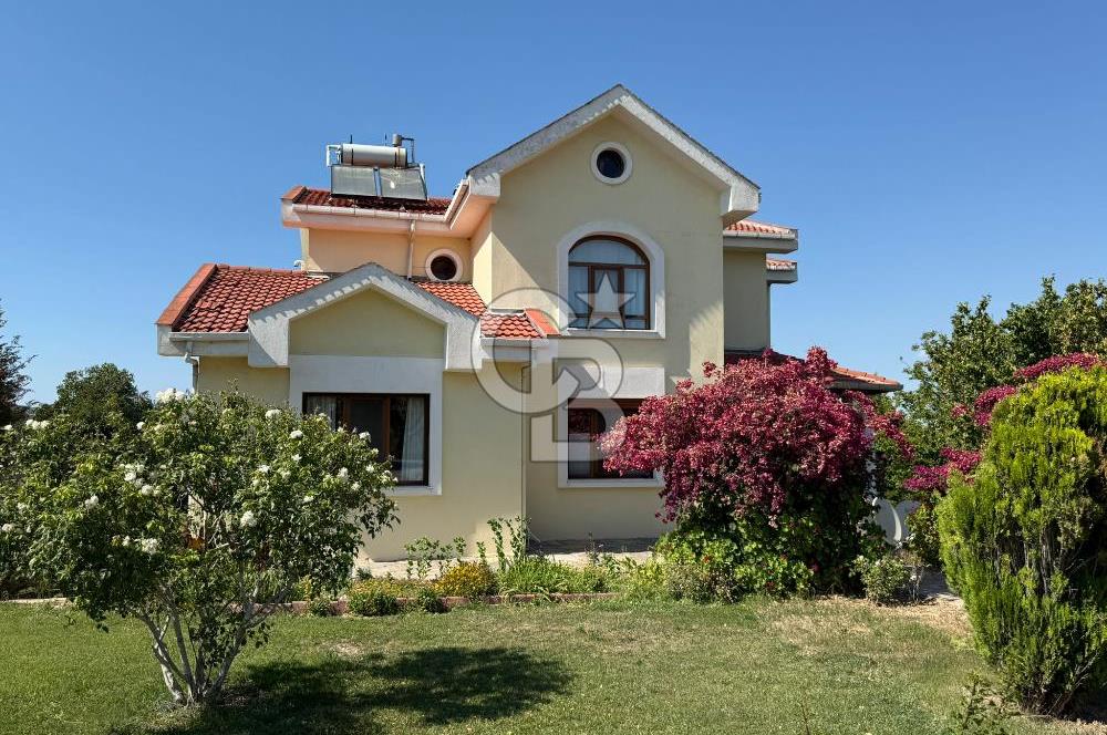 Urla’da Satılık Müstakil Havuzlu Malikane