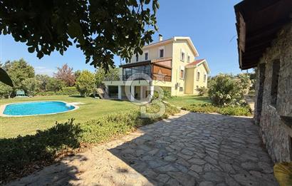 Urla’da Satılık Müstakil Havuzlu Malikane