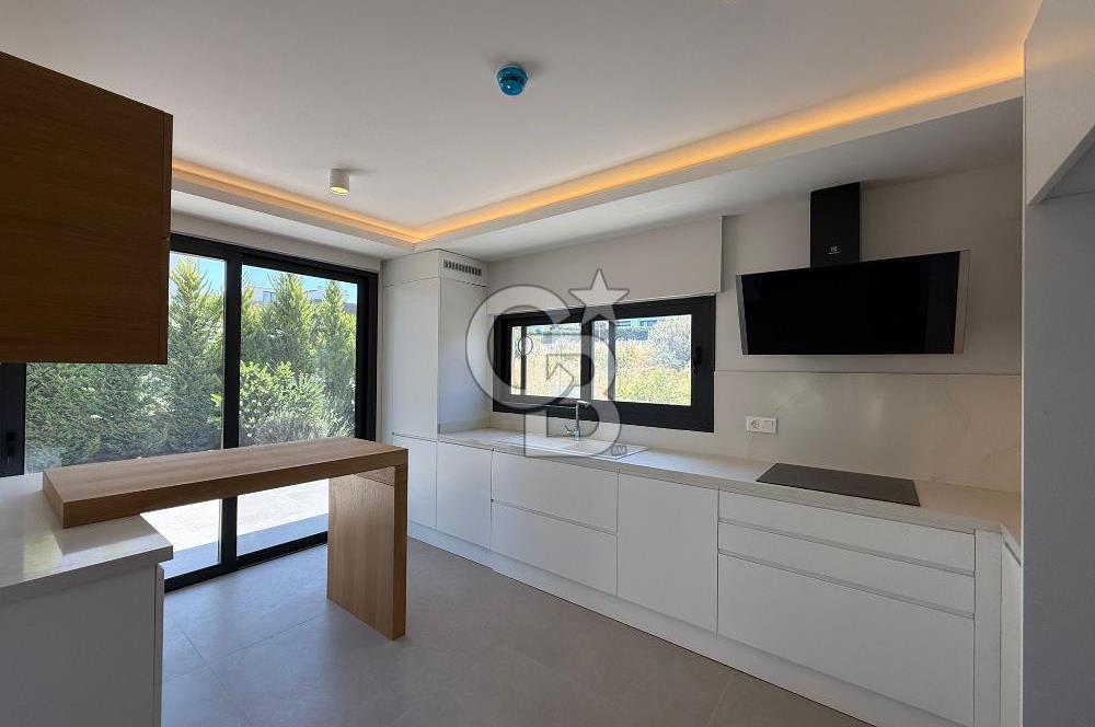 Güzelbahçe Kahramandere'de Satılık Sıfır Lüks Villa