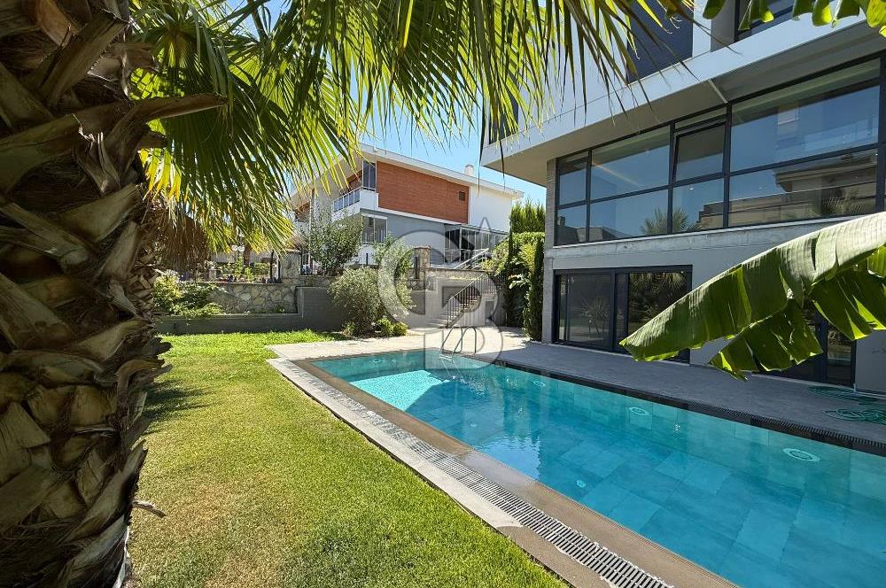Güzelbahçe Kahramandere'de Satılık Sıfır Lüks Villa