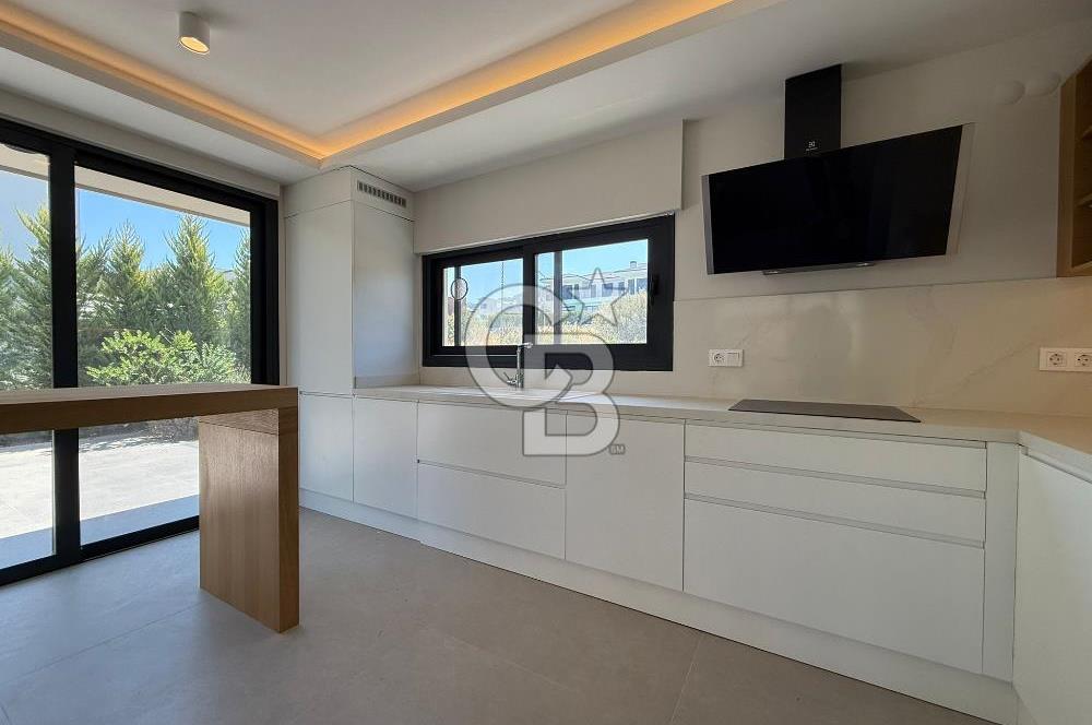 Güzelbahçe Kahramandere'de Satılık Sıfır Lüks Villa