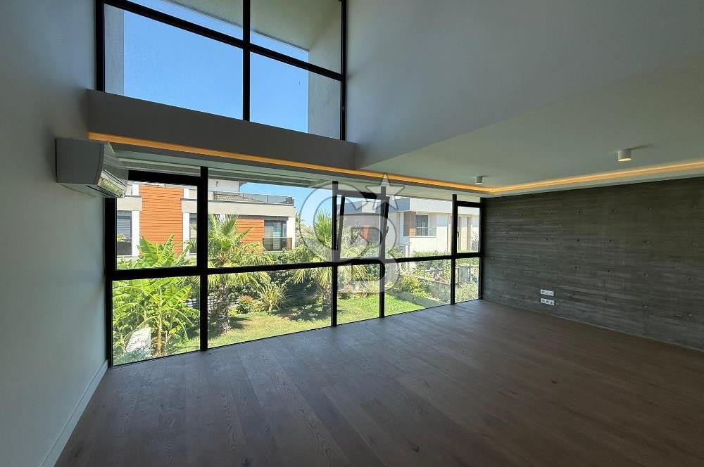 Güzelbahçe Kahramandere'de Satılık Sıfır Lüks Villa