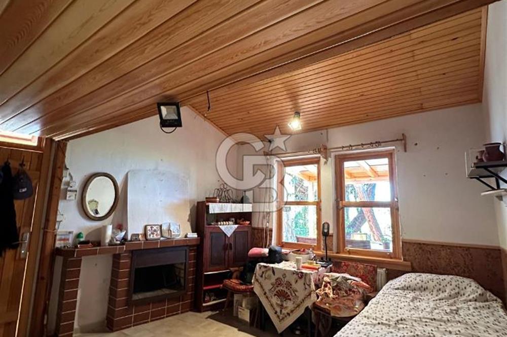 BOZCAADA SULUBAHÇE'DE DENİZE SIFIR YAZLIK EV VE BAĞ ARAZİSİ