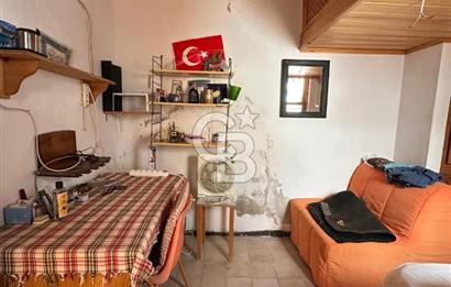 BOZCAADA SULUBAHÇE'DE DENİZE SIFIR YAZLIK EV VE BAĞ ARAZİSİ