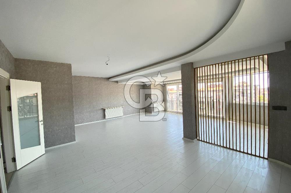 Gaziemir Irmak Mahallesi Site içinde Geniş Dubleks Daire