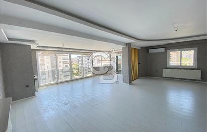 Gaziemir Irmak Mahallesi Site içinde Geniş Dubleks Daire