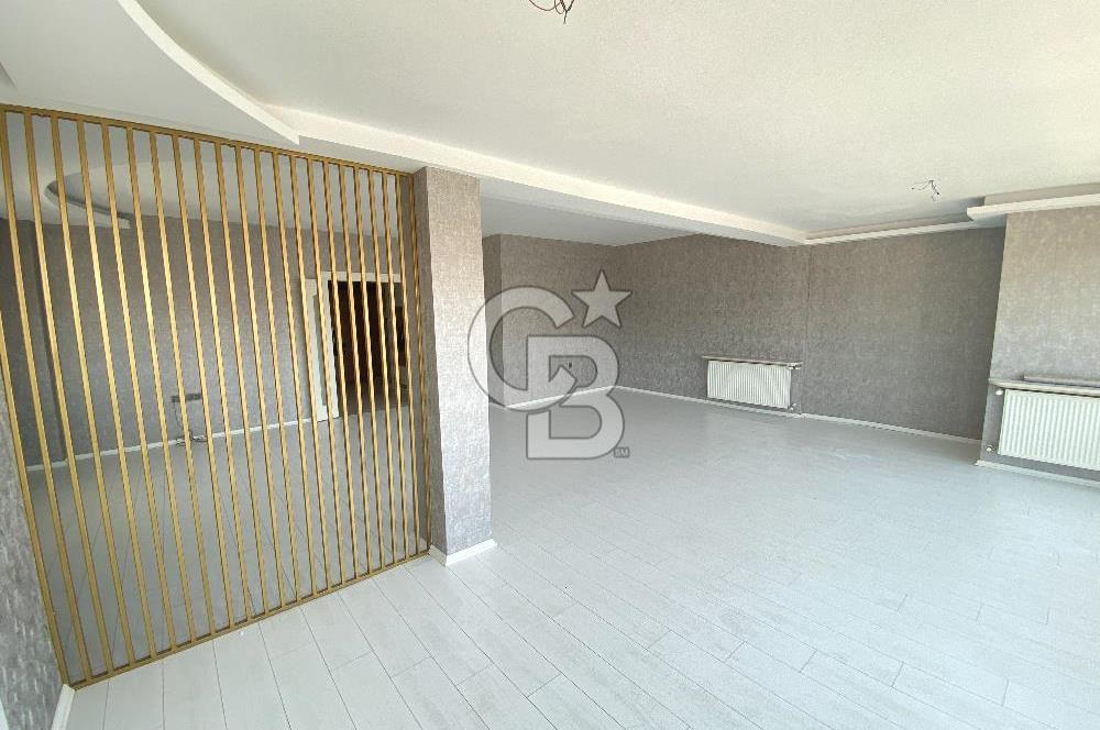 Gaziemir Irmak Mahallesi Site içinde Geniş Dubleks Daire