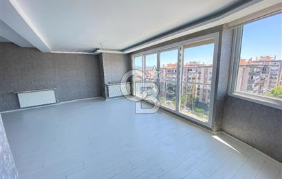Gaziemir Irmak Mahallesi Site içinde Geniş Dubleks Daire