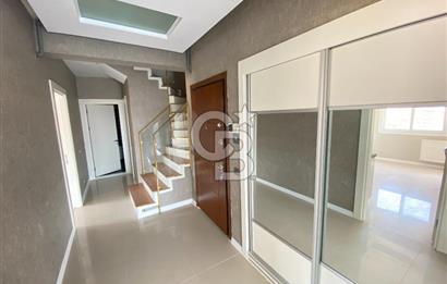 Gaziemir Irmak Mahallesi Site içinde Geniş Dubleks Daire