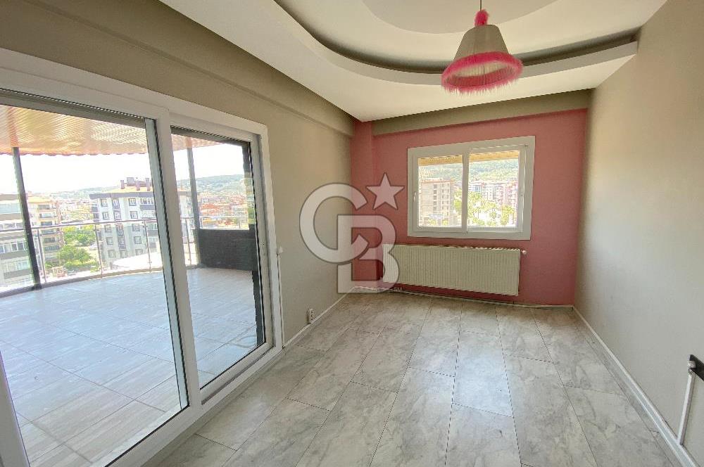 Gaziemir Irmak Mahallesi Site içinde Geniş Dubleks Daire