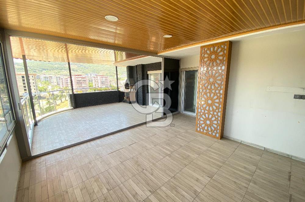 Gaziemir Irmak Mahallesi Site içinde Geniş Dubleks Daire