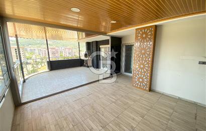 Gaziemir Irmak Mahallesi Site içinde Geniş Dubleks Daire