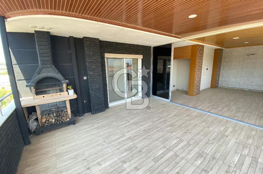 Gaziemir Irmak Mahallesi Site içinde Geniş Dubleks Daire