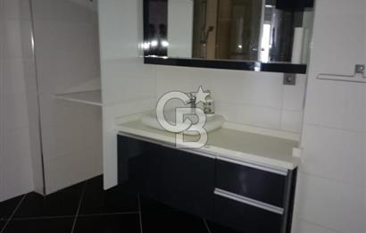 Gaziemir Irmak Mahallesi Site içinde Geniş Dubleks Daire