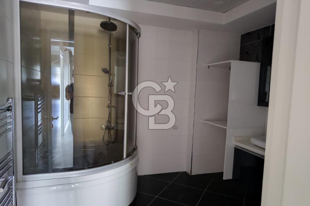 Gaziemir Irmak Mahallesi Site içinde Geniş Dubleks Daire