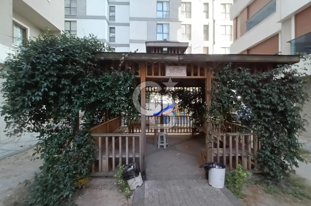 Ümraniye Namık Kemal Akyol Sitesinde Satılık 3+1 Daire