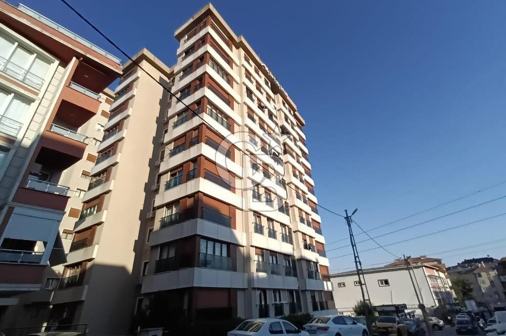 Ümraniye Namık Kemal Akyol Sitesinde Satılık 3+1 Daire