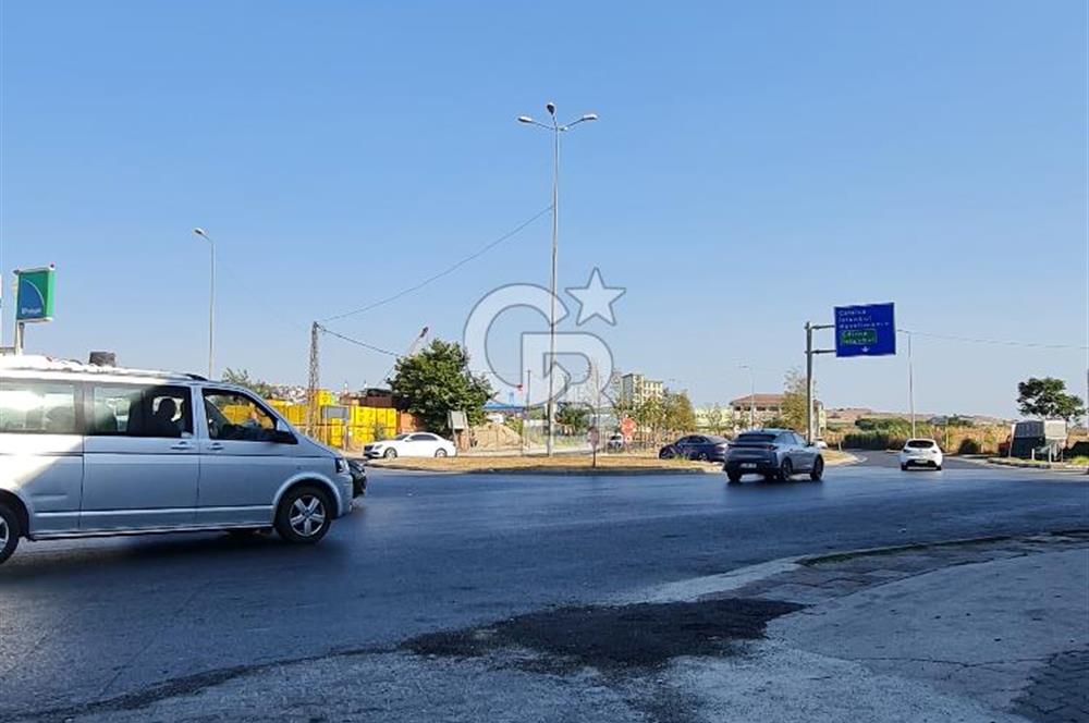 İSTANBUL BÜYÜKÇEKMECE'DE SATILIK DÜKKAN+BİNA