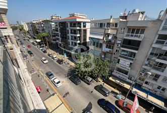 Bostanlı'nın Merkezinde 3+1 Kiralık Daire(Açıklamayı okuyunuz)