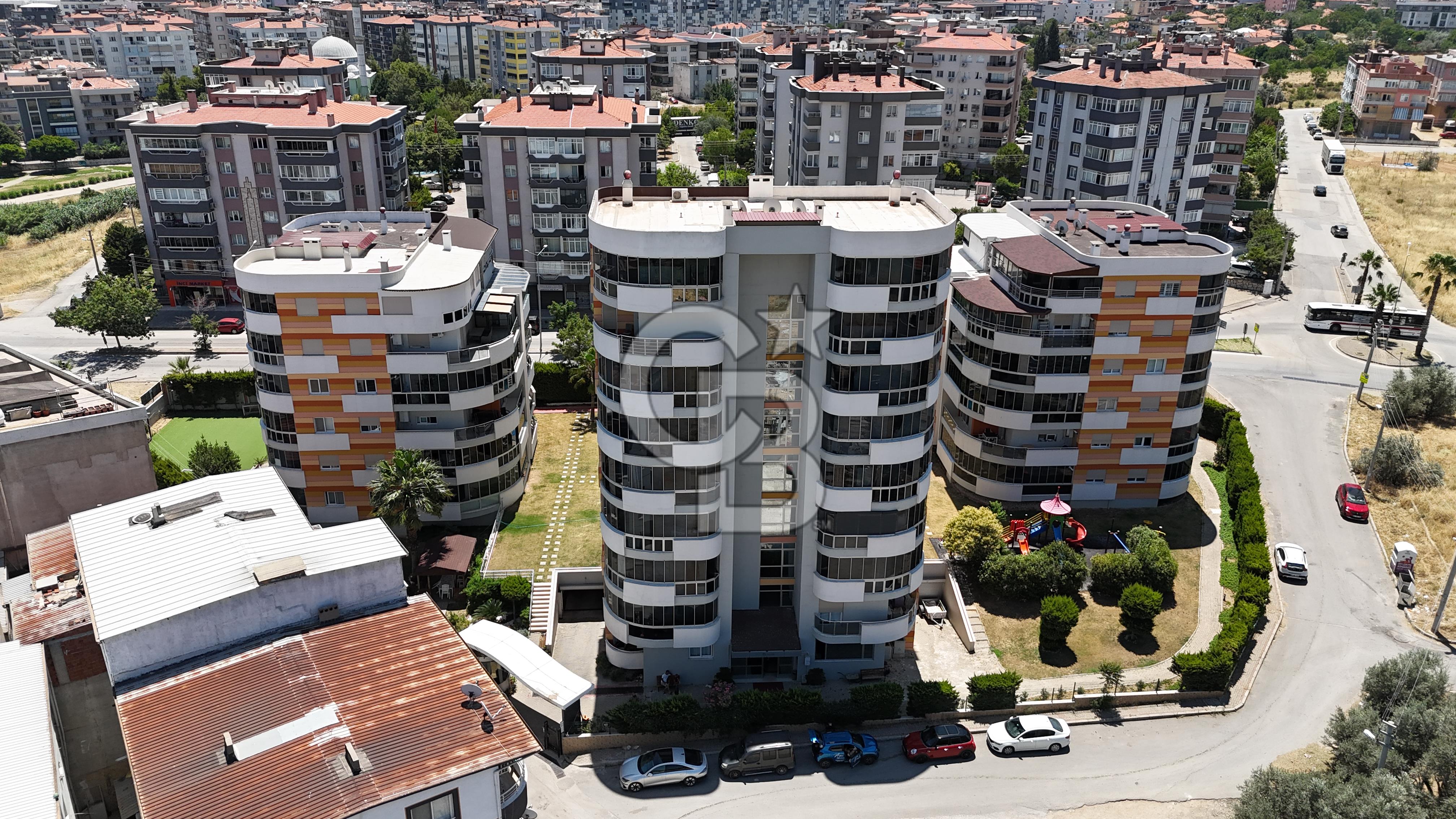 Gaziemir Irmak Mahallesi Site içinde Geniş Dubleks Daire