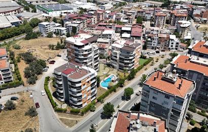 Gaziemir Irmak Mahallesi Site içinde Geniş Dubleks Daire