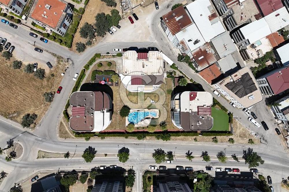 Gaziemir Irmak Mahallesi Site içinde Geniş Dubleks Daire