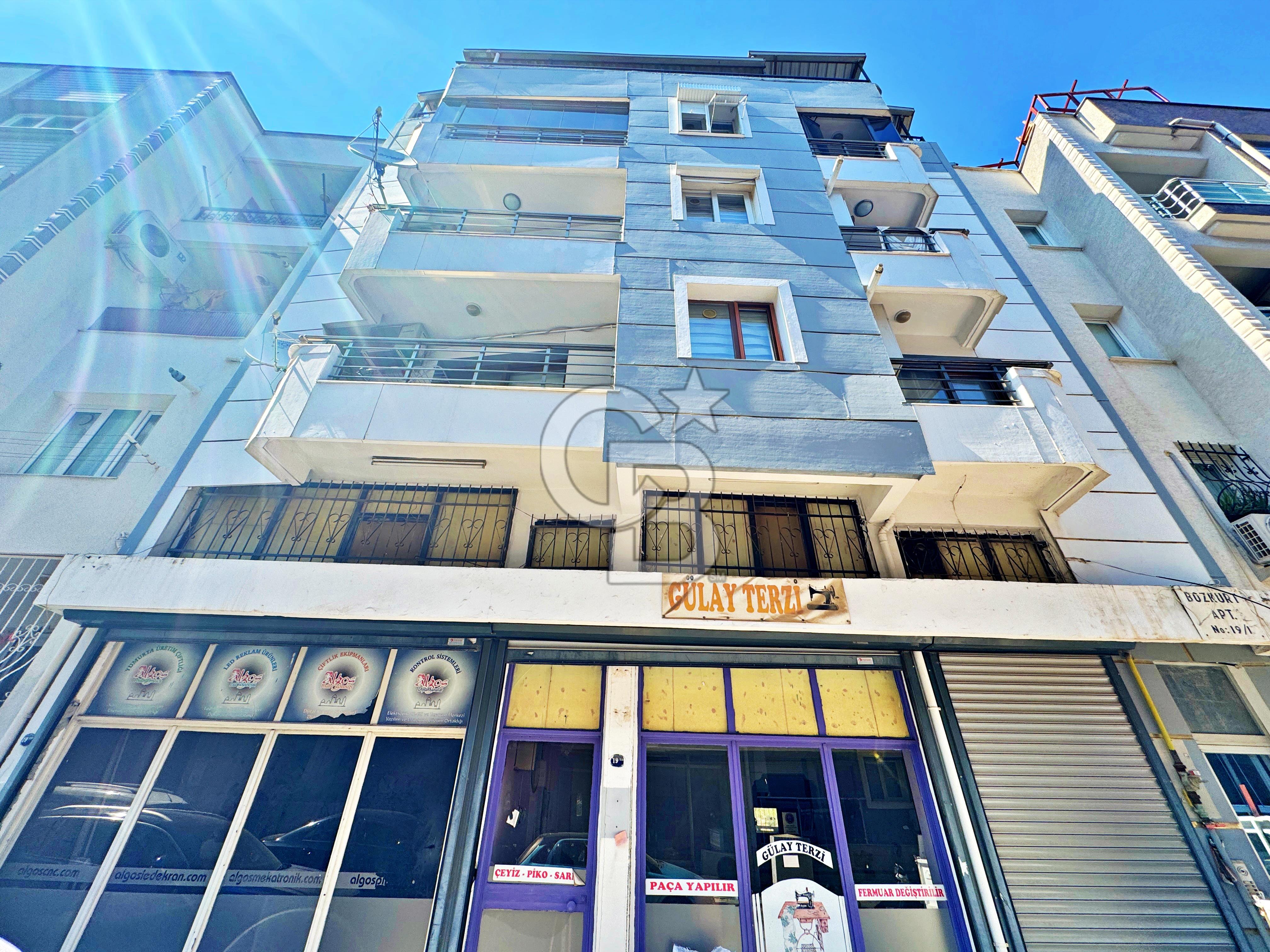 GAZİEMİR YEŞİL MAHALLE'DE BATARLI SATILIK ÇİFT DÜKKAN