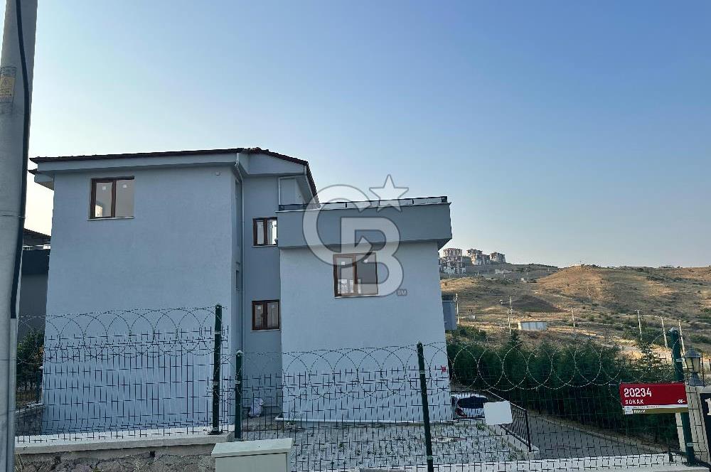BALIKESİR KARESİ KUVA-İ MİLLİYE MAHALLESİ'NDE 5+2 SATILIK VİLLA