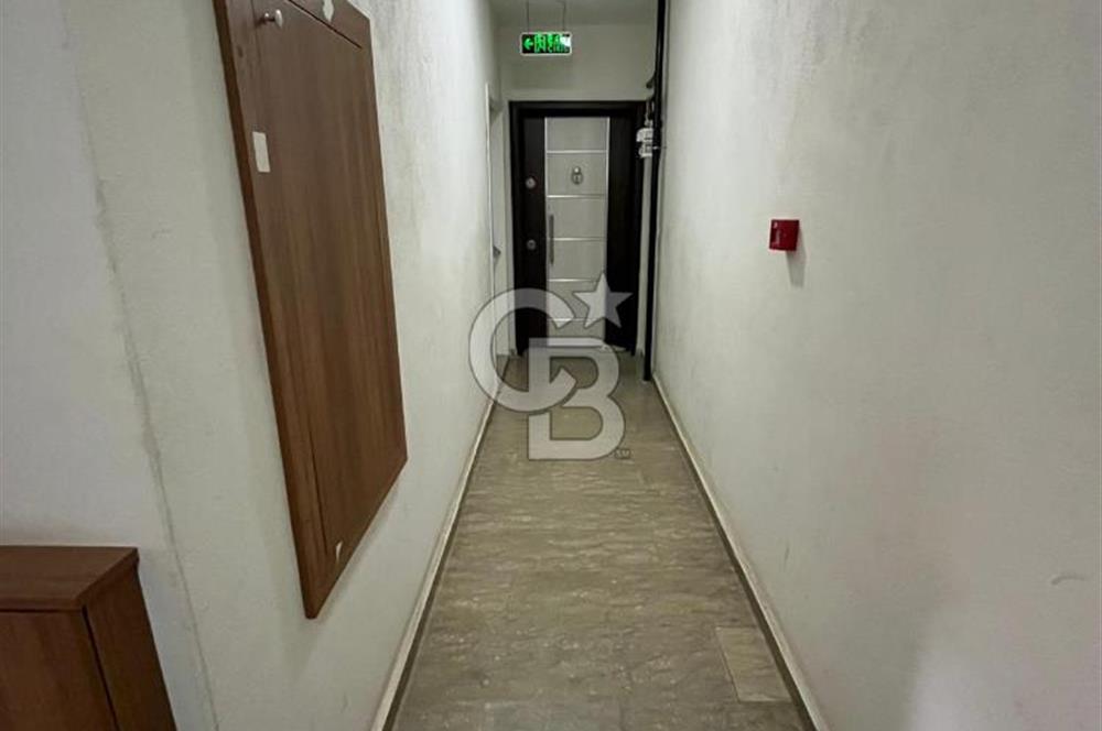 Pendik Sülüntepe'de Ebeveyn Banyolu, Geniş Satılık 2+1 Daire