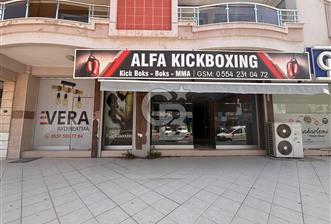 GAZİEMİRDE BELEDİYE ARKASINDA CADDEYE 7 M CEPHELİ SATILIK DÜKKAN