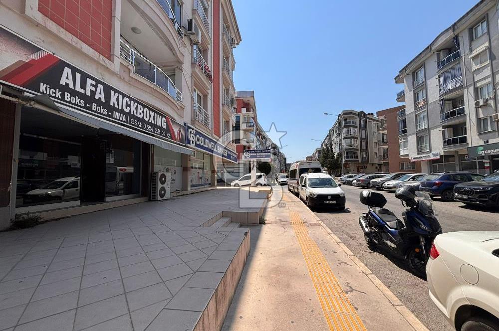 GAZİEMİRDE BELEDİYE ARKASINDA CADDEYE 7 M CEPHELİ SATILIK DÜKKAN